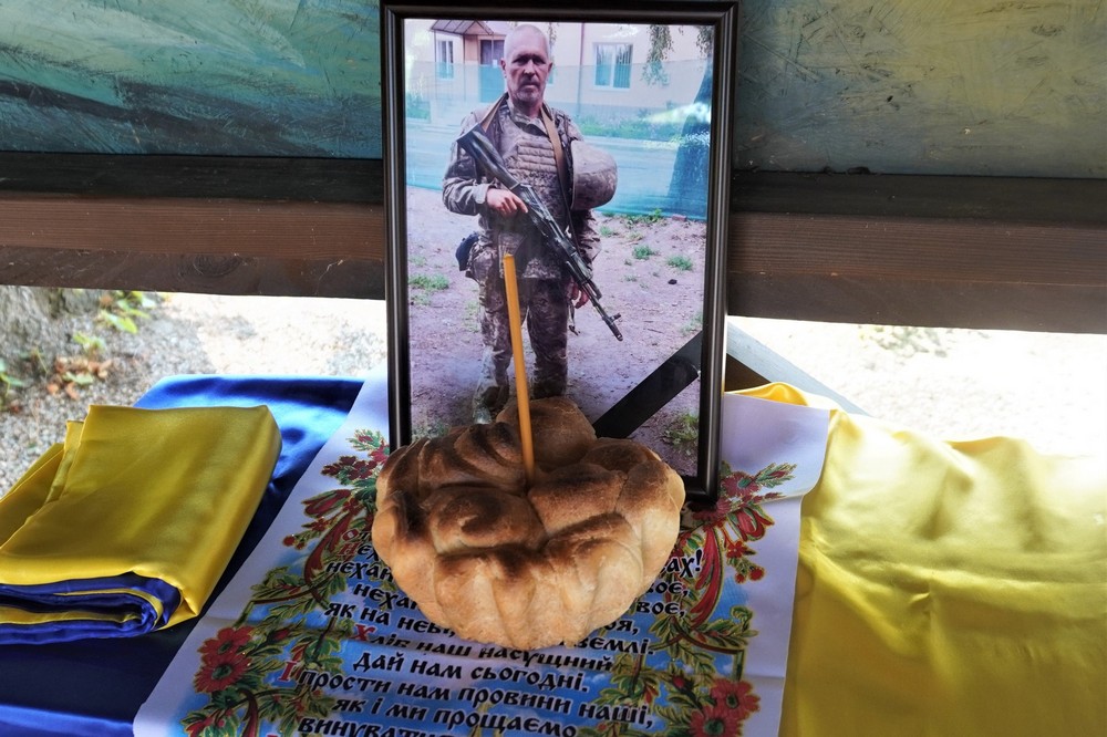 Нікополь сьогодні провів в останню путь полеглого Захисника (фото)