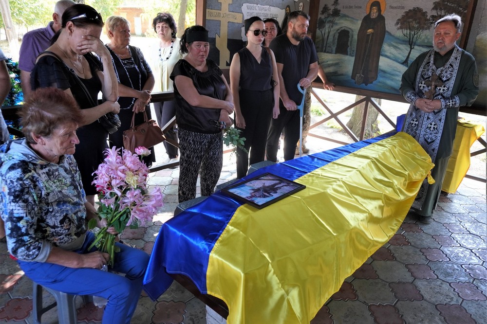 Нікополь сьогодні провів в останню путь полеглого Захисника (фото) 2