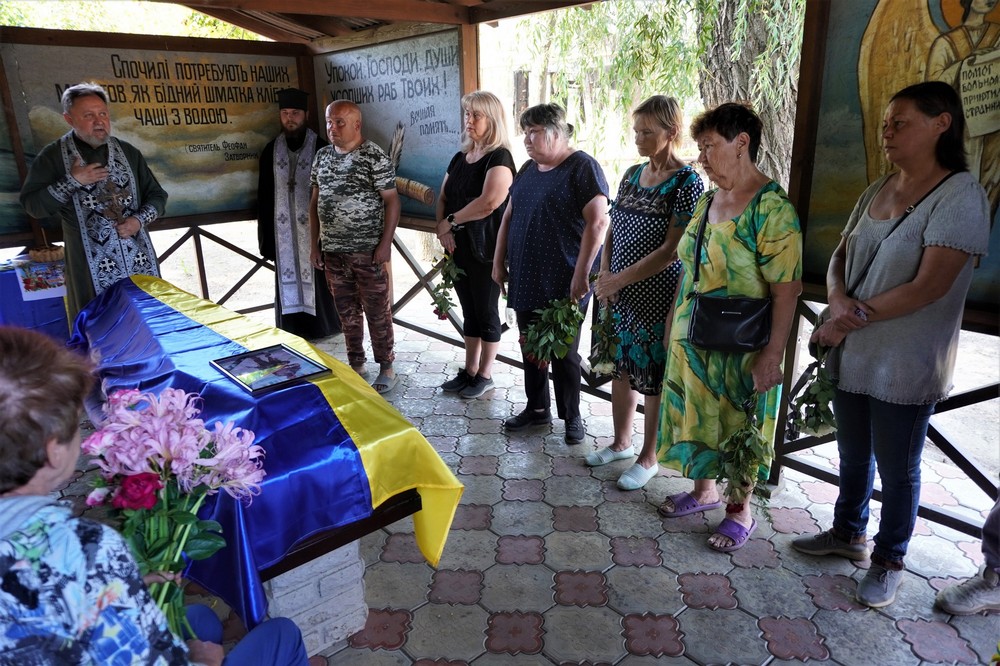 Нікополь сьогодні провів в останню путь полеглого Захисника (фото) 3