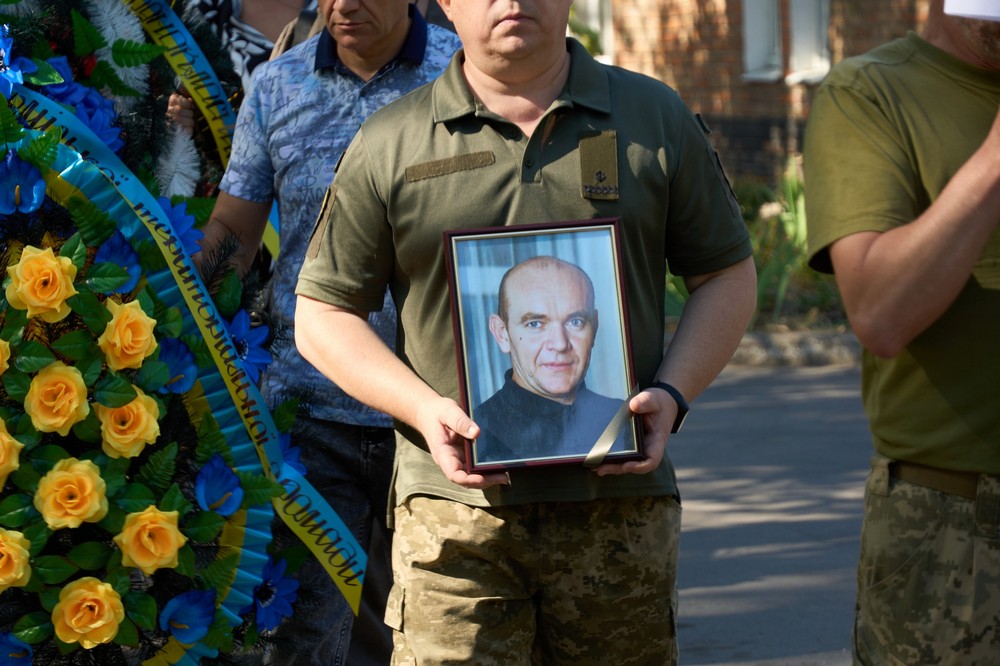Нікополь сьогодні провів в останню путь полеглого Захисника (фото) 11