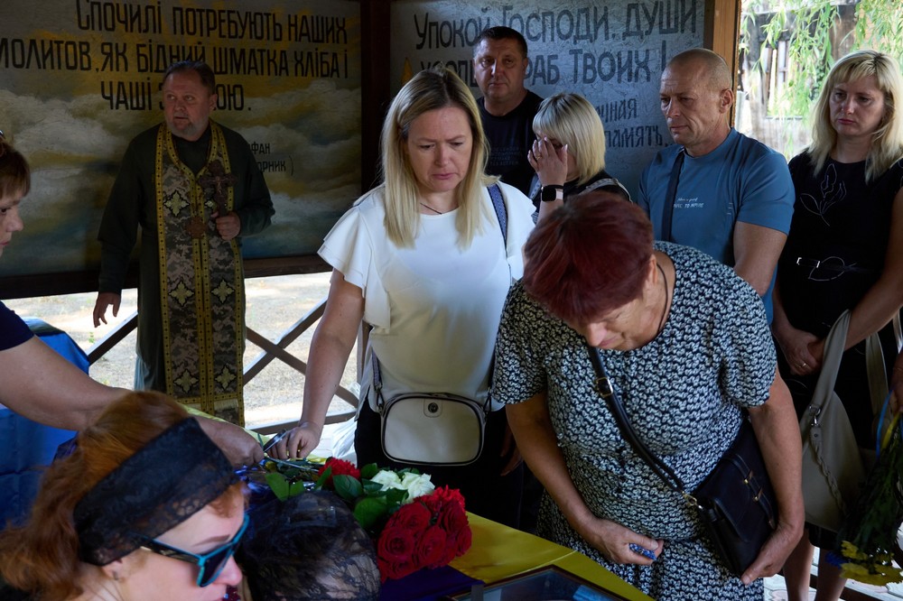 Нікополь сьогодні провів в останню путь полеглого Захисника (фото) 4