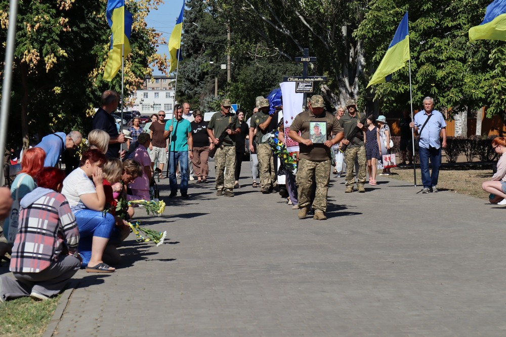 Нікопольщина сьогодні прощається із полеглим Захисником 3