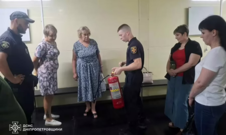  Офіцер ДСНС провів бесіду з освітянами Нікопольщини перед початком нового навчального року