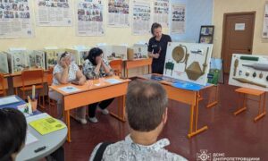  Освітянам Нікополя нагадали порядок дій при виявленні вибухонебезпечних предметів (фото)