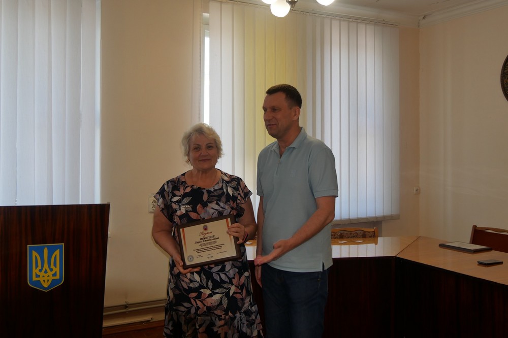 Освітяни Покрова отримали Подяки від міського голови Олександра Шаповала