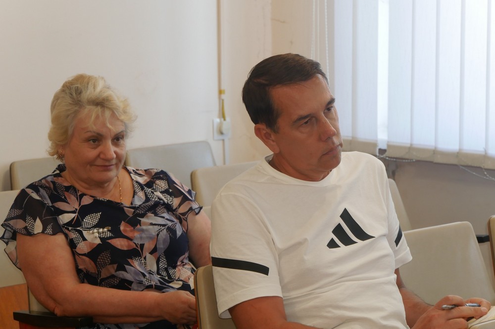 Освітяни Покрова отримали Подяки від міського голови Олександра Шаповала 10