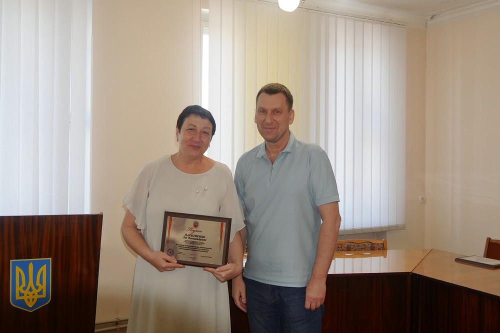 Освітяни Покрова отримали Подяки від міського голови Олександра Шаповала 2