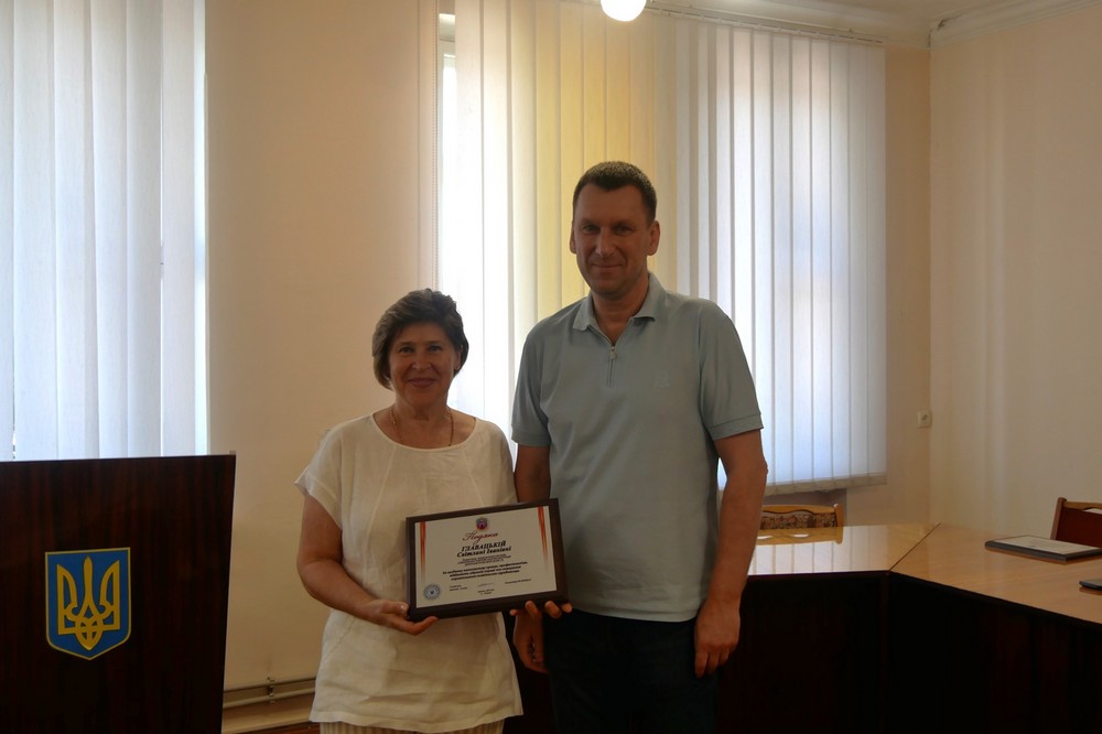 Освітяни Покрова отримали Подяки від міського голови Олександра Шаповала 4