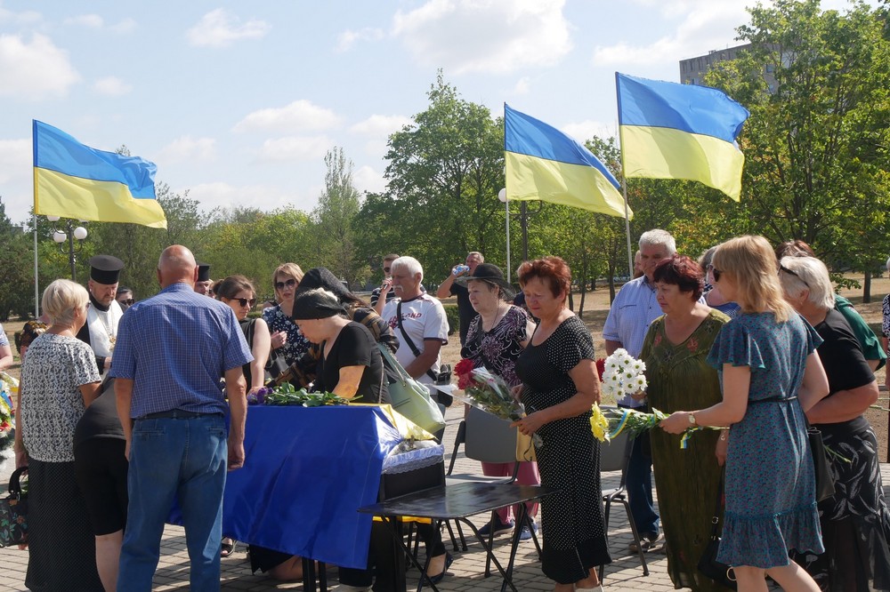 Покров сьогодні провів в останню путь полеглого Захисника (фото) 4