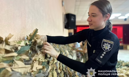 Поліцейські Нікопольщини долучилися до плетіння маскувальних сіток (фото) 2