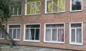 У Нікополі пошкоджено ринок, дитсадок, адмінбудівлю, під обстрілами також були район і Синельниківщина (фото) 4