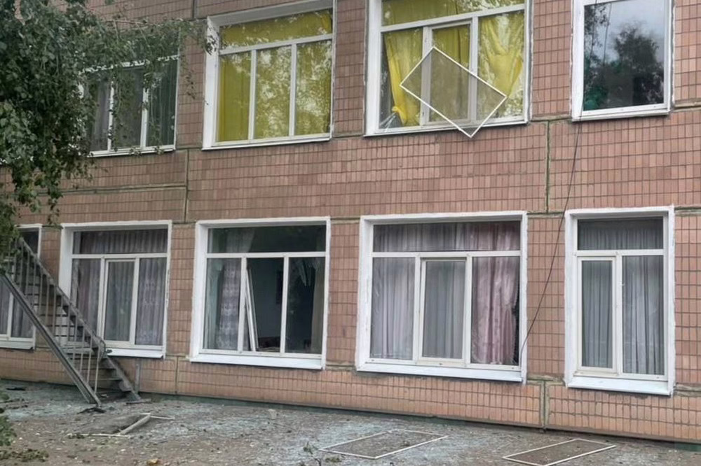 У Нікополі пошкоджено ринок, дитсадок, адмінбудівлю, під обстрілами також були район і Синельниківщина (фото) 4