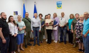 У Нікополі сьогодні нагороди вручили  державні нагороди військовим 2