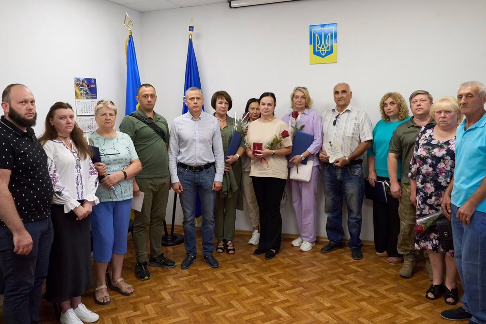 У Нікополі сьогодні нагороди вручили  державні нагороди військовим 2