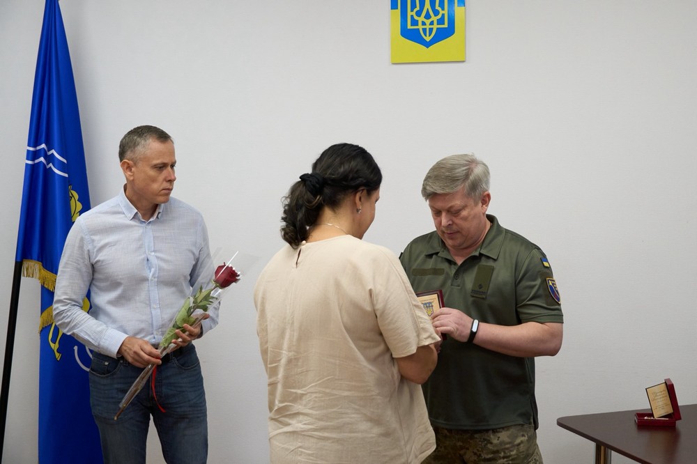 У Нікополі сьогодні нагороди вручили  державні нагороди військовим 3