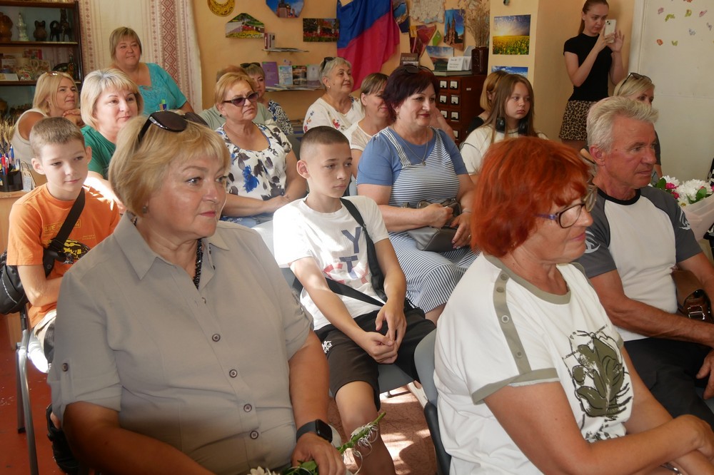 У бібліотеці Покрова 7