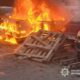 Ворог вдарив дроном по автівках у Нікополі 2