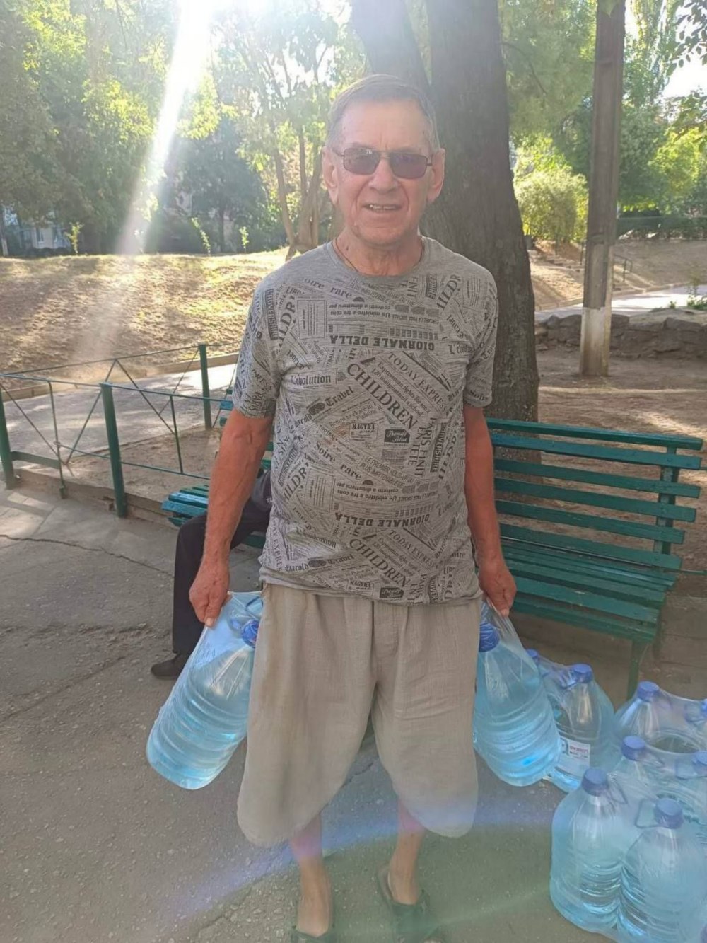 Жителям Марганецької громади видали понад 6 тисяч пляшок питної бутильованої води 6