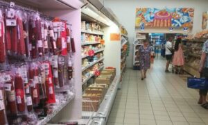 У Нікополі чоловік побив підлітка в магазині – що вирішив суд