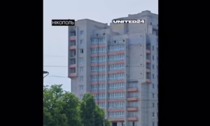 «Росія полює на цивільних»: Зеленський показав кадри з Нікополя, Херсона, Покровська та інших прифронтових населених пунктів (відео)