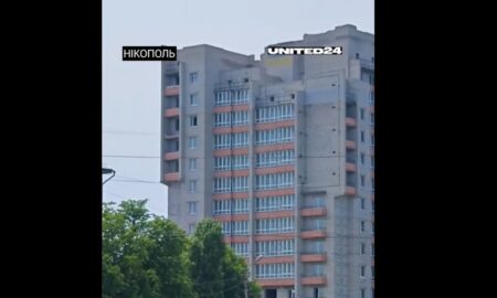 «Росія полює на цивільних»: Зеленський показав кадри з Нікополя, Херсона, Покровська та інших прифронтових населених пунктів (відео)