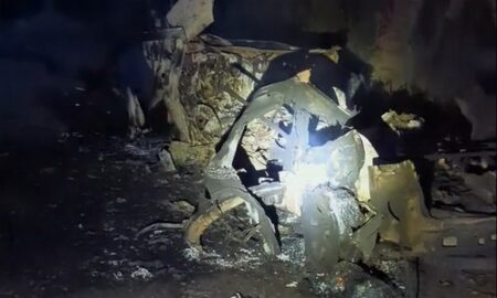 «Вони приїхали рятувати поранену і сталося пряме влучання»: відео з місця смертельного удару у Нікополі 43 «Вони приїхали рятувати поранену і сталося пряме влучання»: відео з місця смертельного удару у Нікополі