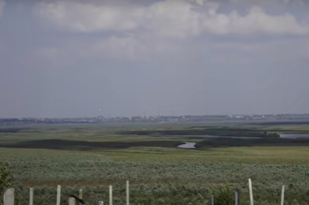 FPV ворога випалюють вулиці Нікополя. Чи реально накрити місто сіткою і що може планувати ворог? Великий репортаж з Нікополя від Ukrainian Witness