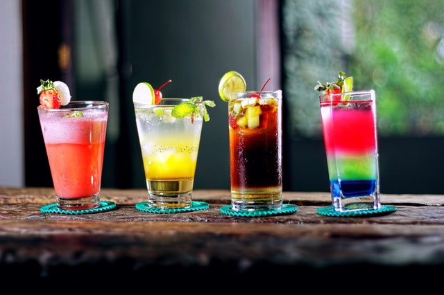 alcoholic beverages bar beverage cocktail 605408