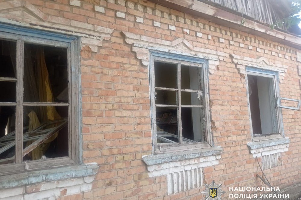 наслідки обстрілів Нікополя і області зафіксували поліцейські 2