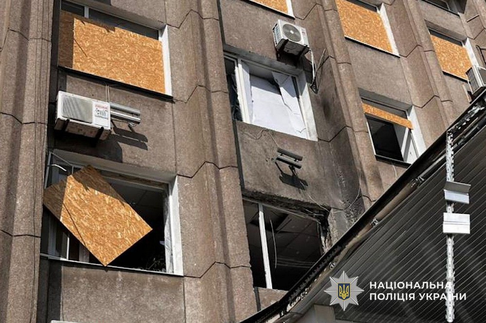 наслідки обстрілів Нікополя та області зафіксували поліцейські