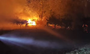 У Нікополі побито багатоквартирні будинки, сталися пожежі, на Синельниківщині троє поранених внаслідок атаки дронами