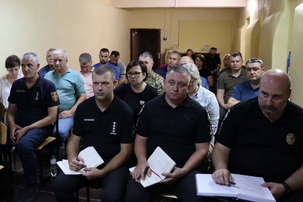 Евакуація триває безперервно, потрібен ще один проміжний пункт: начальник ДніпроОВА сьогодні на Синельниківщині (фото)