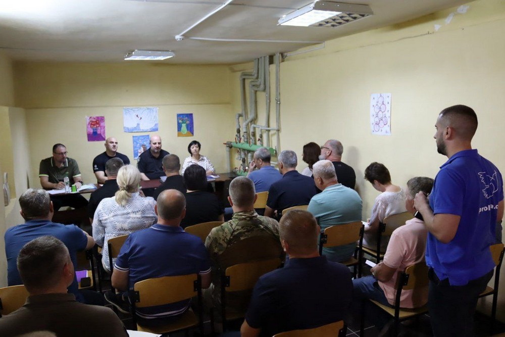 Евакуація триває безперервно, потрібен ще один проміжний пункт: начальник ДніпроОВА сьогодні на Синельниківщині (фото)