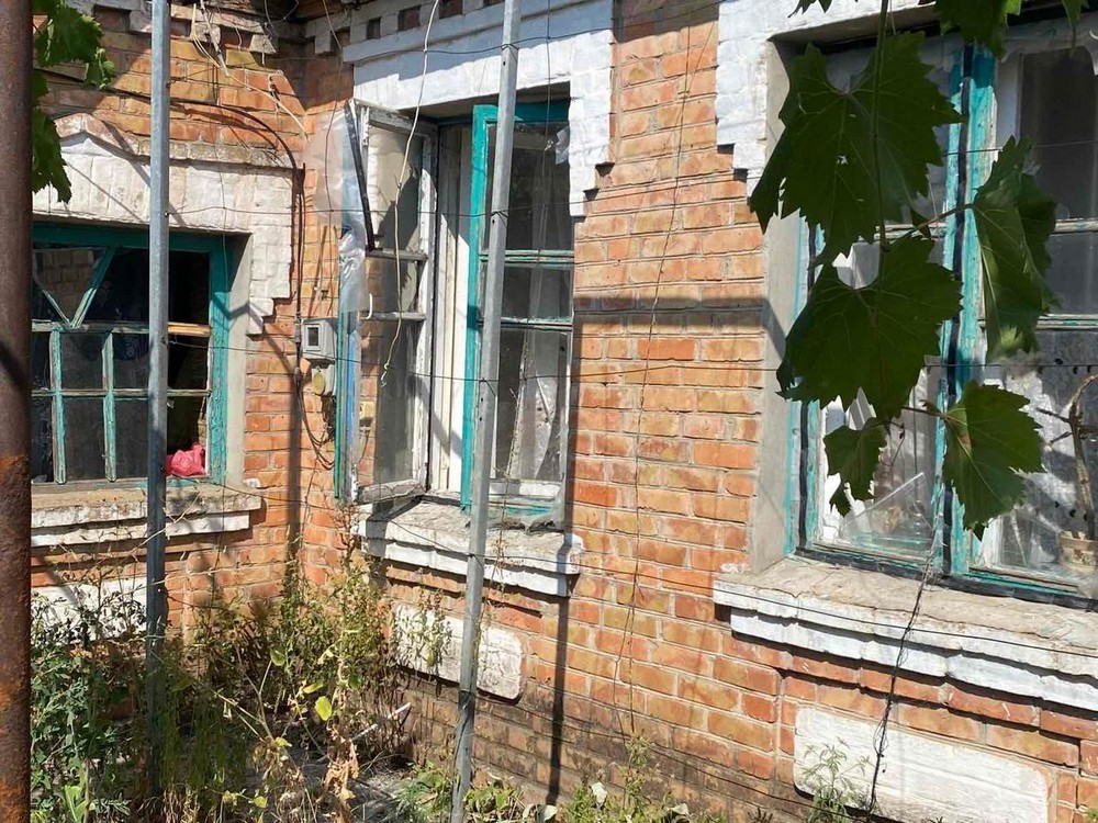 На Нікопольщині троє поранених і руйнування, також поранено жінку у Синельниківському району – ворог продовжував тероризувати область 8 серпня