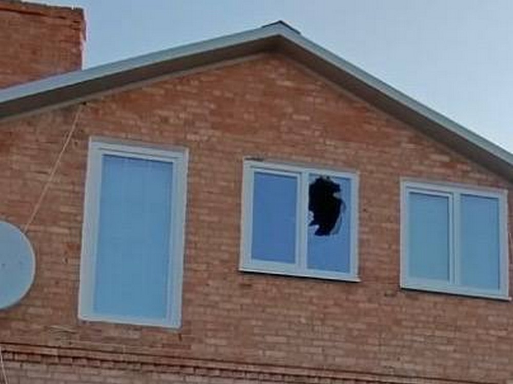 У Нікополі понівечено гімназію і будинки, ворог масовано атакував область безпілотниками, сталися пожежі