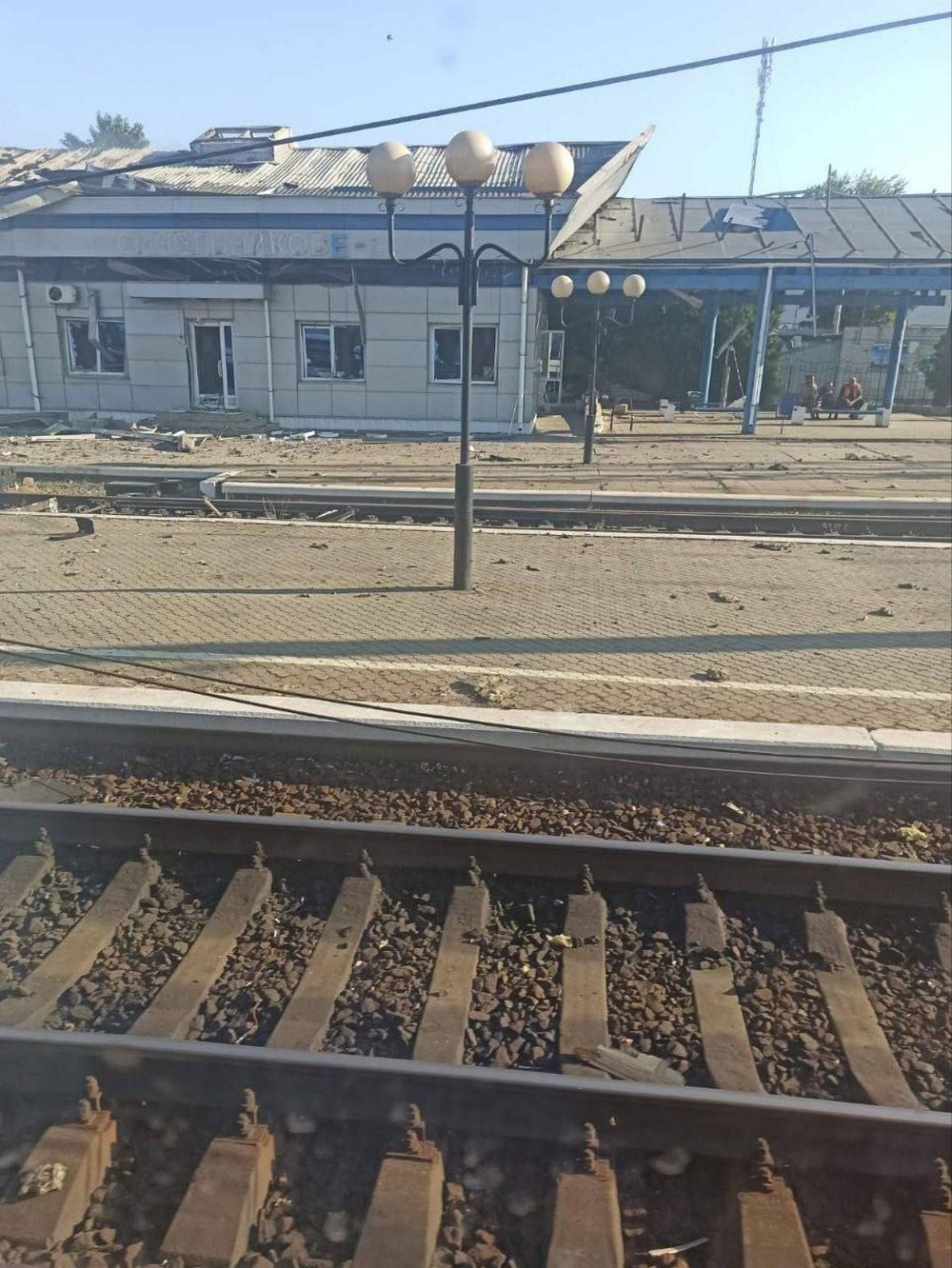 Окупанти зруйнували вокзал на Дніпропетровщині: скасовано потяги (фото, відео)