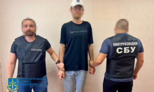Камеру замаскував у коробку з-під соку: на Дніпропетровщині затримали ворожого інформатора