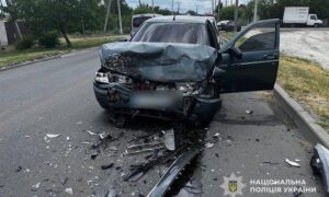 У стані алкогольного і наркотичного сп’яніння, без прав, з дитиною в салоні, виїхав на зустрічну смугу: судитимуть винуватця ДТП на Дніпропетровщині