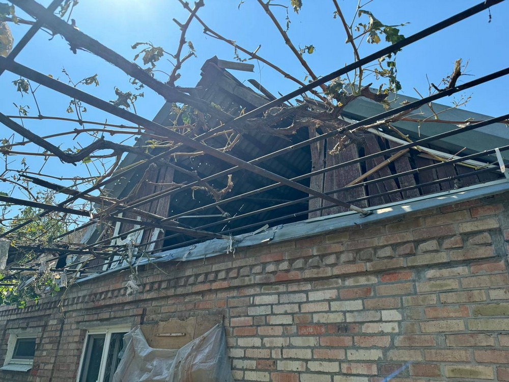 Фото наслідків обстрілів Нікополя