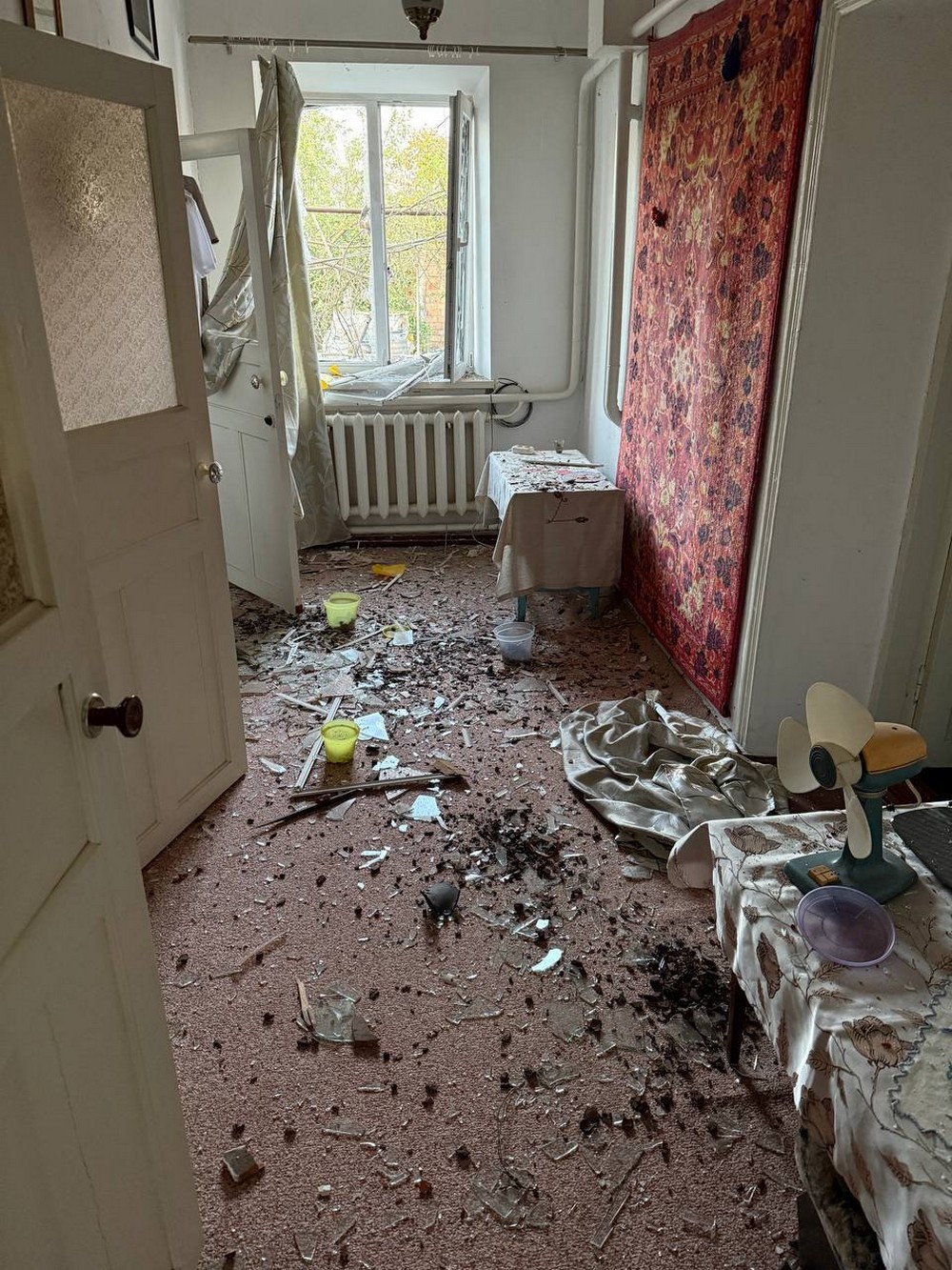 Фото наслідків обстрілів Нікополя