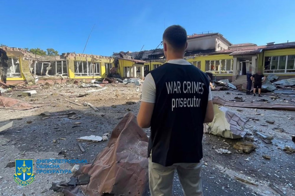 Обстріли Нікополя та області: прокуратура показала наслідки зруйнованого ліцею на Синельниківщині