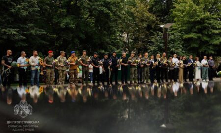 У Дніпрі у День Незалежності вшанували пам’ять Героїв, полеглих за Україну (фото)