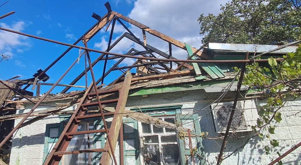 Потрощено будинки, вантажівки, АЗС: ворог атакував Нікопольщину, Синельниківщину і Криворіжжя вдень 25 серпня
