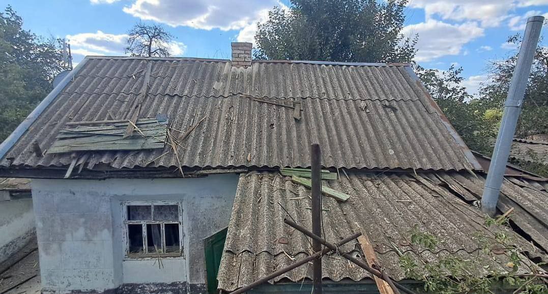 Потрощено будинки, вантажівки, АЗС: ворог атакував Нікопольщину, Синельниківщину і Криворіжжя вдень 25 серпня