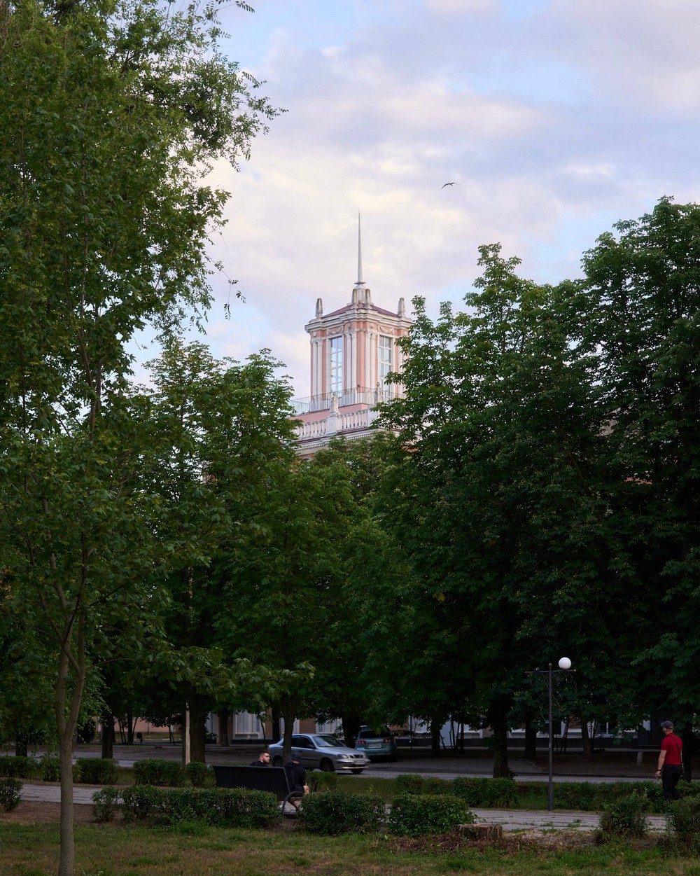 Під ворожим ударом в ніч на 26 серпня були Нікопольщина і Синельниківщина: сталася пожежа, є руйнування