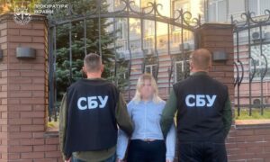 На Дніпропетровщині 19-річна дівчина заклала вибухівку під авто ЗСУ – її затримано