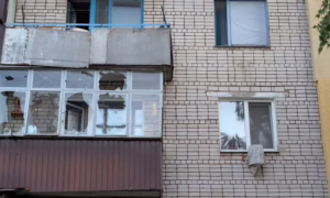 Побито багатоповерхівку, горіла ферма: ворог атакував Нікопольщину і Синельниківщину цієї ночі