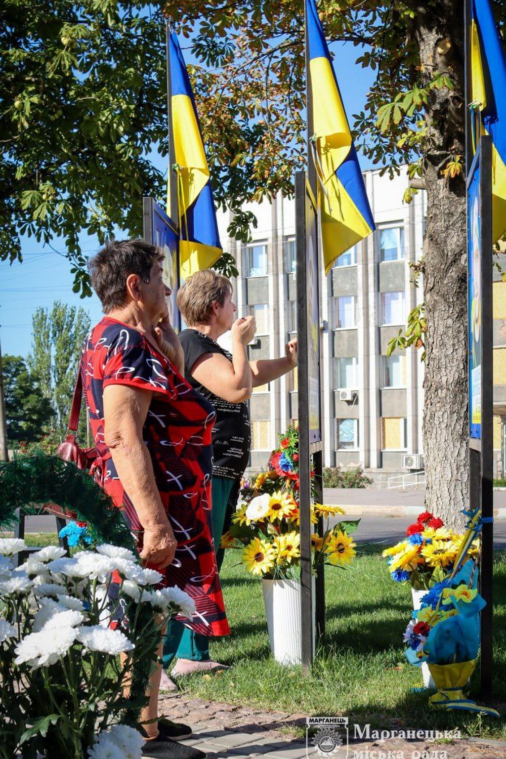 У Марганці сьогодні вшанували пам’ять полеглих Захисників України: фото, відео