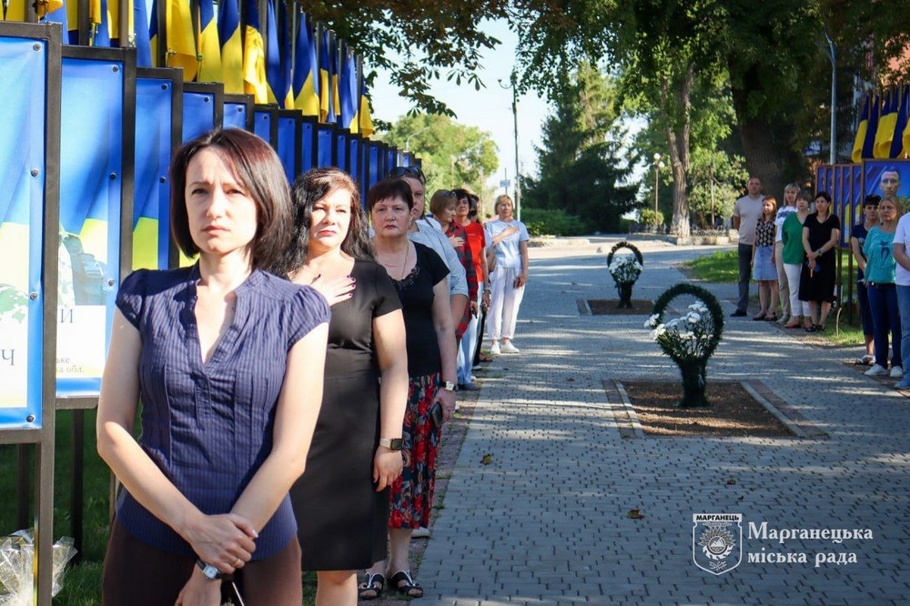 У Марганці сьогодні вшанували пам’ять полеглих Захисників України: фото, відео