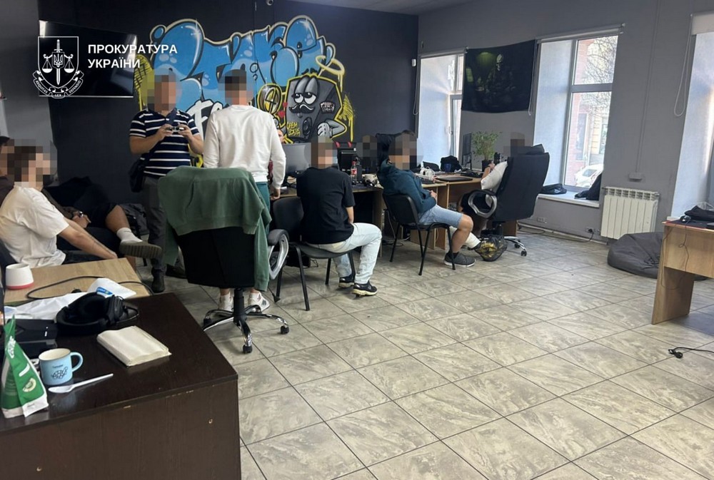 Припинено діяльність 11 шахрайських кол-центрів у Дніпрі: подробиці
